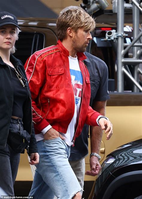Ryan Gosling Films Scenes On Busy Sydney Cbd Street With His Stunt