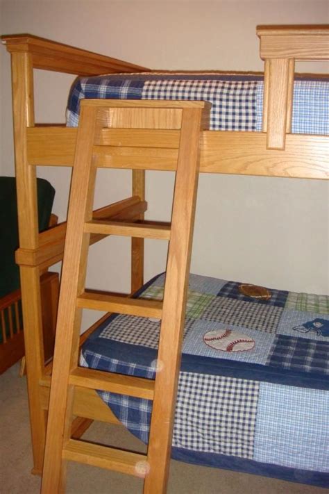 The added attachment provides support to the bed and gives a safe climbing route that is secure and stable. wood-bunk-bed-ladder-plans.jpg (640×960) | Camper ladder | Pinterest | Bunk bed designs, Bed ...