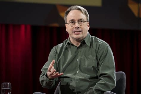 Linus Torvalds El Creador De Linux Ya No Programa Su Trabajo Es