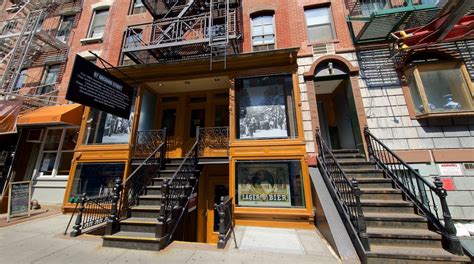 พิพิธภัณฑ์ Lower East Side Tenement ใน แมนฮัตตัน เอ็กซ์พีเดีย