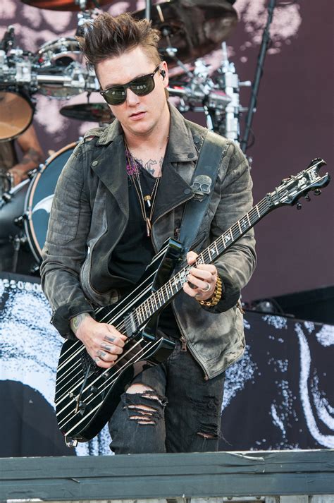 Synyster Gates 2014 Images Galleries With A Bite