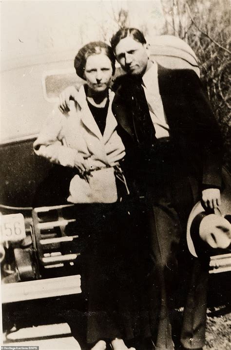 Remarkable Photographs Of Gangsters Bonnie And Clyde Offer A Rare