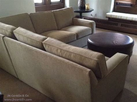 how much does it cost to reupholster a sectional sofa