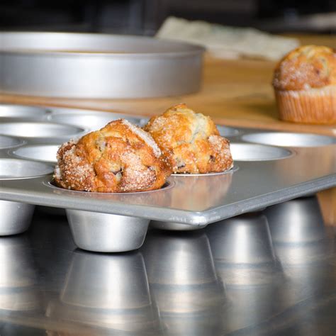 20 Cup Aluminized Steel 733 Oz Large Crown Muffin Pan