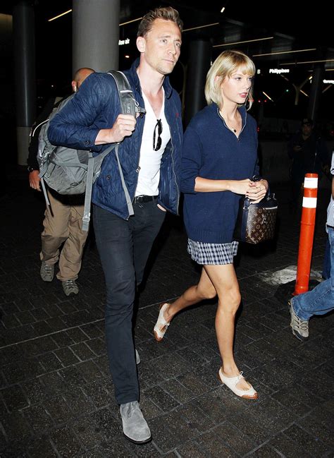 Taylor Swift Tom Hiddleston Arrive In La In Matching Outfits