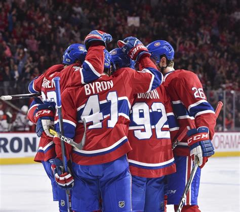 Après toutes ces saisons où la première journée chaude marquait la disparition du hockey, voici le. Hockey : l'esprit d'équipe du Canadien de Montréal ...