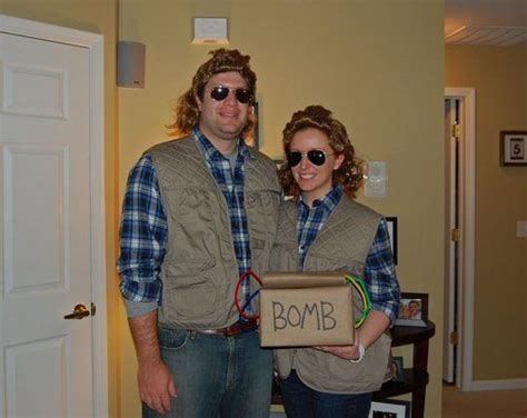 15 Snl Halloween Costumes Done Right Snl Halloween Two Person