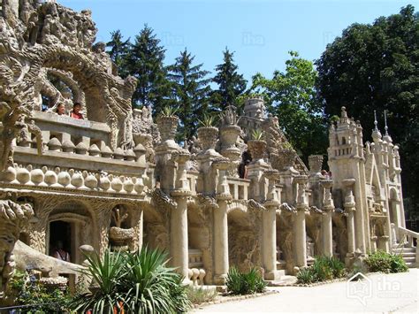 On this model used to form words referring to other large structures (airdrome). Location Drôme dans un hébergement insolite pour vos vacances