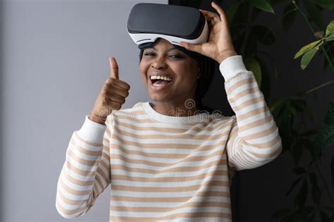 Afro Woman In Vr Goggles Headset Hold Thumb Up Happy Playing Video