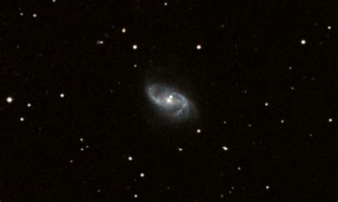 La combinación de varias fotografías de perfil de la galaxia espiral barrada ngc 4183 facilitó a los astrónomos la primera impresión visual completa y detallada de este objeto. Ngc 2608 Galaxia - Pin By Mark Rogers On Space L Espace Space And Astronomy Galaxies Astronomy ...