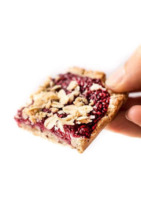 This rich dough did double duty as both the crust and the ba. VEGAN RASPBERRY OATMEAL BARS >> made with just 9 ...