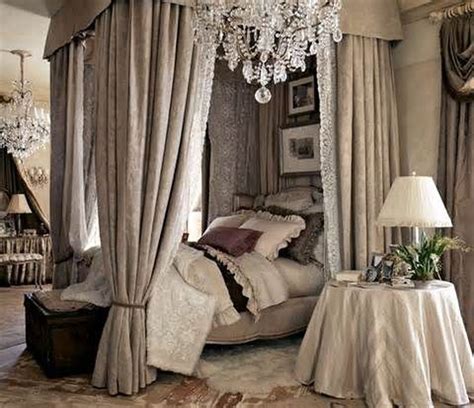Romantic Bedroom With Canopy Beds 23 Sweetyhomee