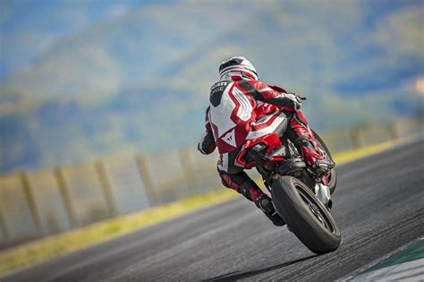 Check out rival motorcycles, latest news and updates on the ducati panigale v4 speciale in india. Ducati Panigale V4 SPECIALE online kaufen