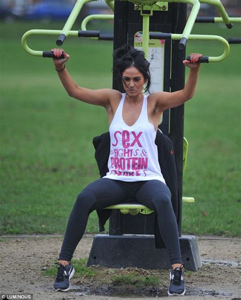 Vicky Pattison Looks Very Slim In Revealing Outfit At Outdoor Gym