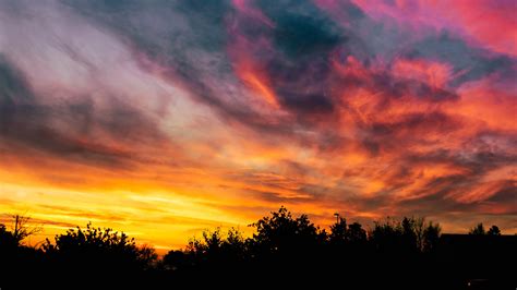 無料画像 日没 雲 オレンジ 日の出 太陽 イブニング 色 夕暮れ 綺麗な 黄 夜明け 夏 クラウドスケープ