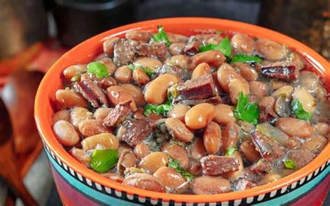 Beef empanadas are perfect little appetizers and great for any occasion which is why i like to make detailed measurements and instructions can be found on the printable recipe card at the bottom of the page. Recipe For Pinto Beans Ground Beef And Sausage - Easy ...