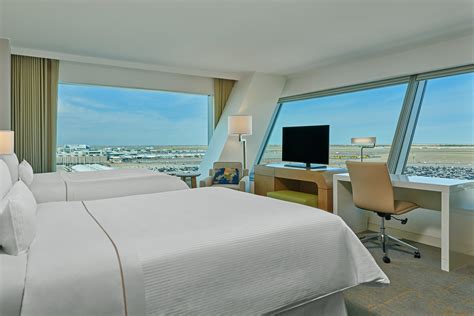 Hotel Rooms And Amenities The Westin Denver International Airport