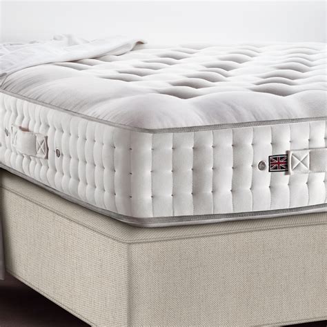 Since first pioneering the pocket spring mattress in 1901, vispring has become synonymous with luxury and comfort. Vi Spring Regal Superb Mattress - Vi Spring - Cookes Furniture