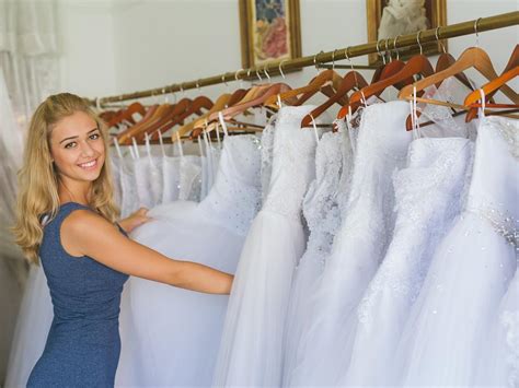 Https://tommynaija.com/wedding/average Wedding Dress Shop Sq Footage