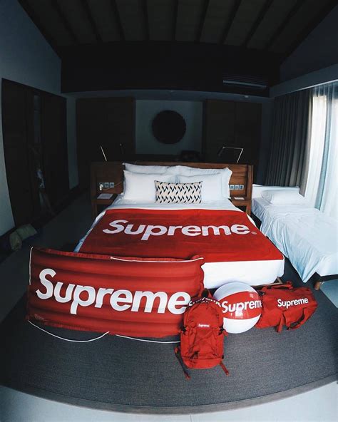 Hypebeast Bedroom Mode London Room Decor For Men Sneakerhead Room