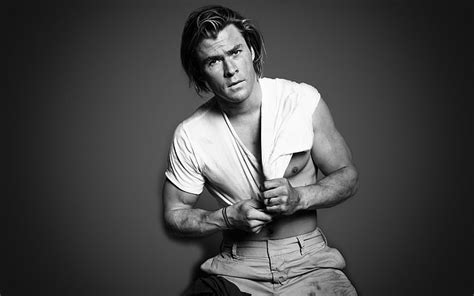 Chris Hemsworth Photoshoot Chris Hemsworth Gq Magazine Hd Wallpaper Wallpaperbetter