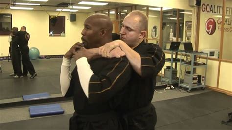 How To Get Out Of A Choke Hold Street Fighting Self Defense Martial