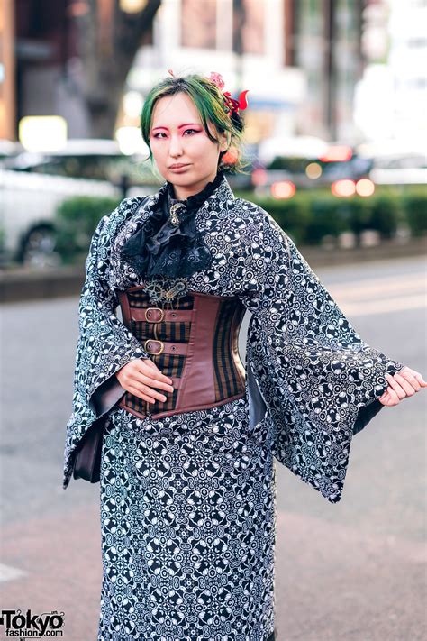 Kimono Style W Steampunk Accents Corset Belt Lace Cravat Harry