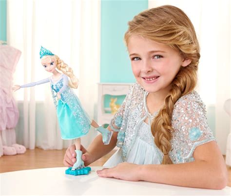 Amazon Com Disney Frozen Ice Skating Elsa Doll Toys Games
