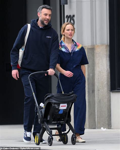 Jennifer Lawrence Takes Her Baby Boy To Quiet Park In La For Peaceful