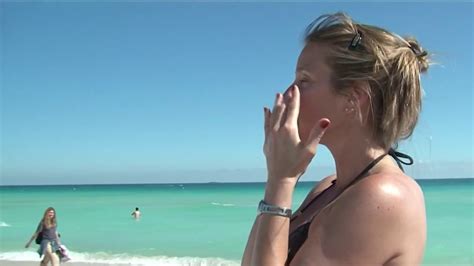 Consumer Reports Explains What Spf And The Numbers Next To Them Mean On Sunscreen Bottles