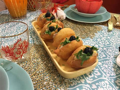 Cover with the flour and allow 15 minutes for the yeast to get bubbly and active. Fricassé tunisien extra moelleux - Les Joyaux de Sherazade