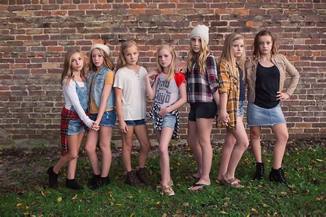 Pin On Tween Group Photoshoot