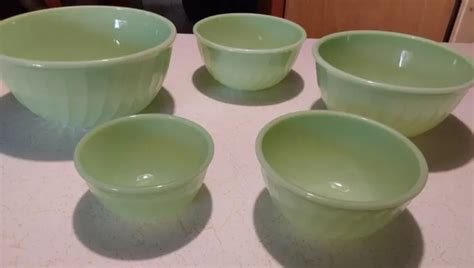 Vintage Jadeite Fire King Swirl Green Mixing Bowl Nesting Set Of Rare