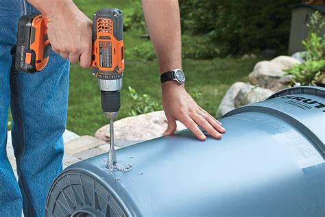 Riesenauswahl an produkten für zuhause. Save Water with this DIY Rain Barrel | Garden Gate
