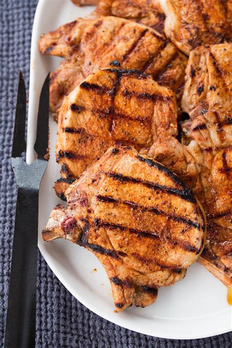 A meal worthy of company, but so easy, it's also perfect for a weeknight. Grilled Pork Chops - Cooking Classy