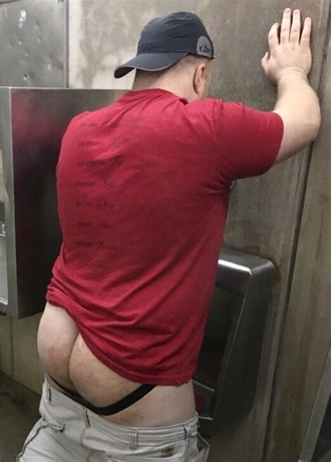 Showing It Off At The Mens Room Urinals Page 297 Lpsg