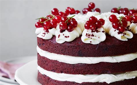 When i went to a coffee shop and saw this beautifully decorated red velvet cake, i ordered a slice, and although it tasted i love that this recipe has cream cheese frosting…that's my favorite topper for red velvet cakes. The most delicious red velvet cake recipe with cream frosting | Celiac Specialties