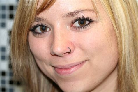 Weitere ideen zu nasen piercing, piercing, nasenpiercing. Nasenpiercing-Ring - Piercing Studio Wien