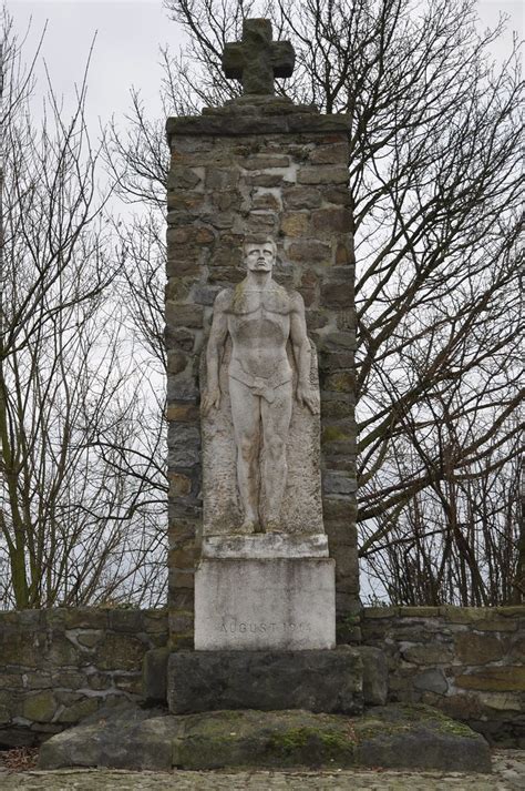 Hoewel het nog niet officieel is bevestigd. Belgische militaire begraafplaats, Sint-Margriete-Houtem ...