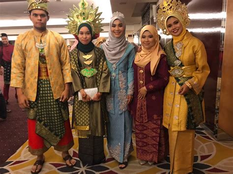 Kebudayaan islam melayu sangat berpengaruh tak hanya di wilayah malaka saja. Pharmagrad Dinner 2018: Hikayat Kesultanan Melayu Melaka ...