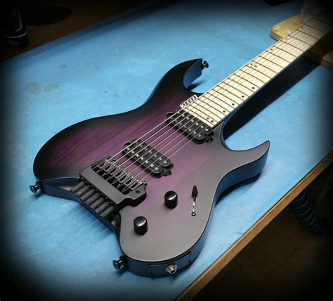 Kiesel Guitars Carvin Guitars V7 Vader Trans Purple Over Black Limba
