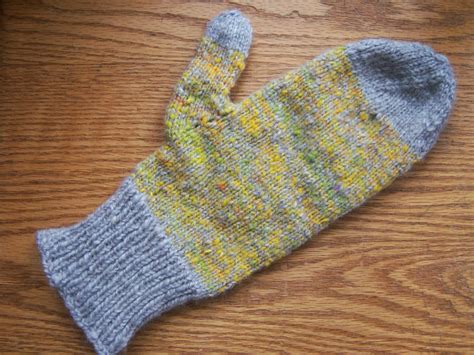 Simply Playing Double Knit Mittens