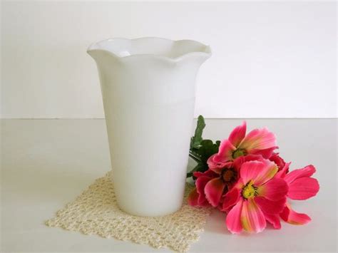Vintage Hazel Atlas Milk Glass Vase With Scalloped And Ribbed Etsy