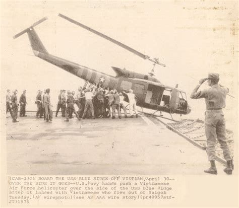 1975 Us Navy Pushes Vietnam War Helicopter Press Photo Manhhai