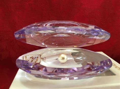 Simon Designs Crystal Glass Oyster Shell Pearl Figurine Holiday Violet