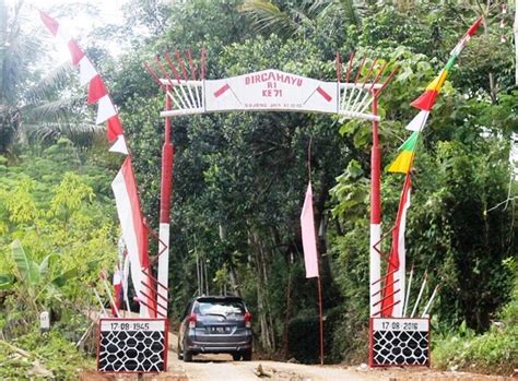 Cara membuat pagar bambu untuk halaman rumah full egies henry. Kumpulan contoh dekorasi GAPURA HUT RI ke 73 yang unik dan ...