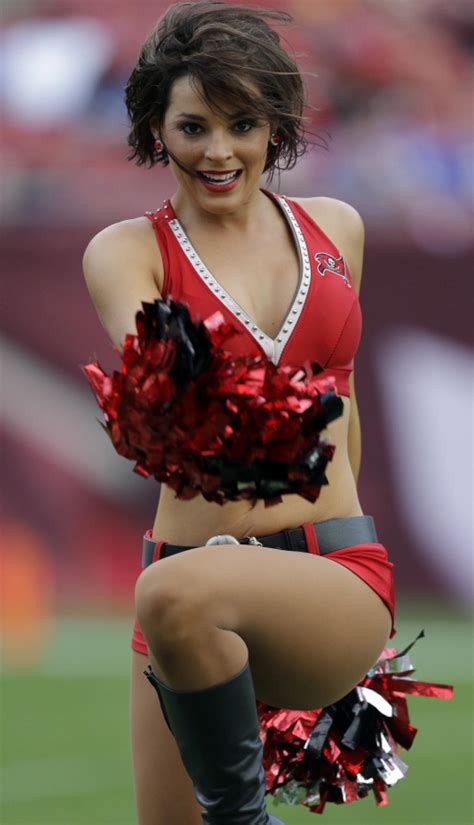 Photos Of The Beautiful Nfl Cheerleading Squads Tampa Bay Buccaneers Cheerleaders Viralscape