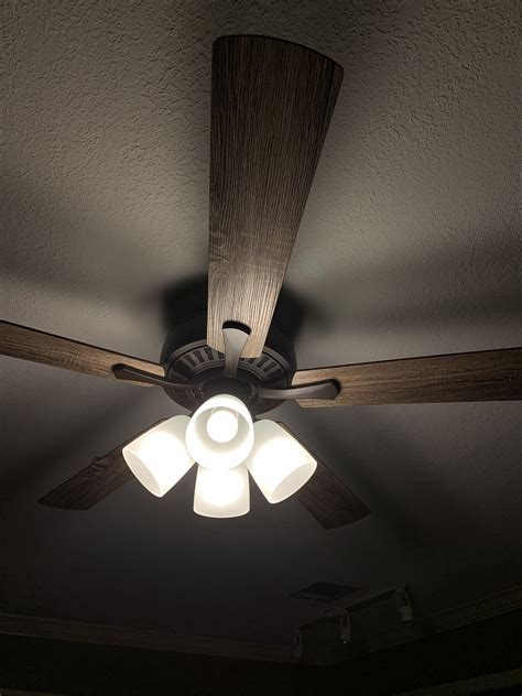 Jul 24, 2021 · ceiling fans are an excellent way to get the air moving in your home, and the best homekit ceiling fans add convenient apps and voice controls. Living room ceiling fan | Quạt trần