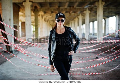 Sexy Fbi Female Agent Abadoned Place Foto De Stock 730497202 Shutterstock
