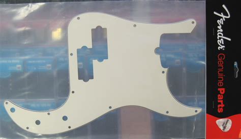 Fender Standard Precision Bass Pickguard 3 Ply Parchment 0991376000 099